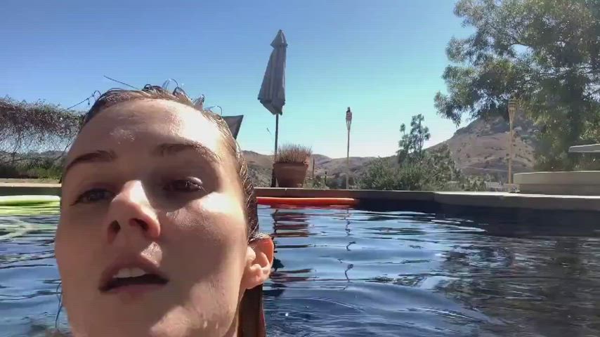 amateur close up girlfriend naked outdoor petite pool shaved pussy small tits clip