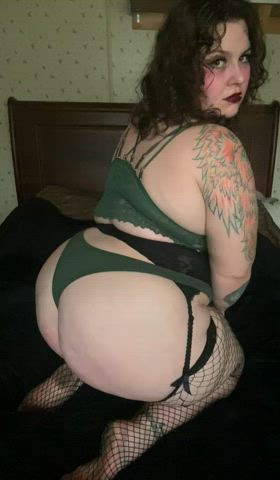 ass bbw babe big ass big tits brunette cute frogbutt lingerie thick clip