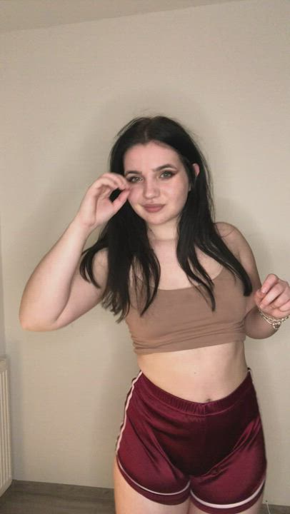 (18) Would you smash a chubby girl like me? Be honest...