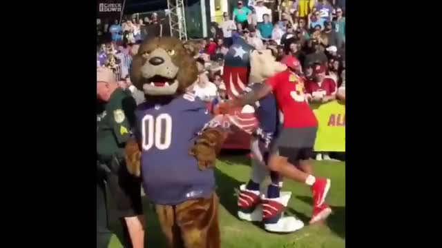 Jets safety Jamal Adams Tackles patriots mascot at pro bowl practice