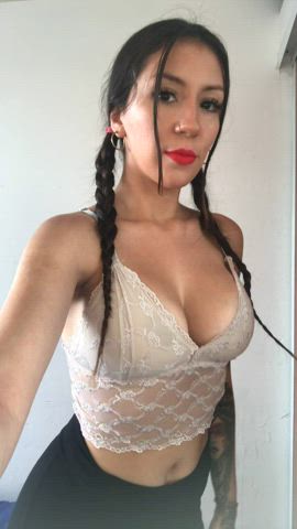 Anyone else likes big natural Latina boobs?
