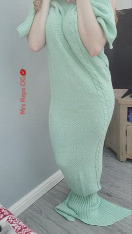 See, mermaids do exist...dropping the blanket for you