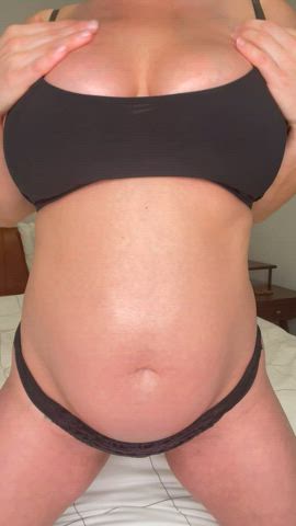 Do you like these swollen pregnant tits?