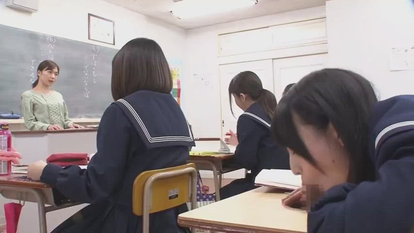 blowjob glory hole japanese schoolgirl clip