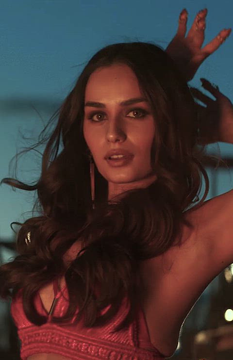 Manushi Chillar 