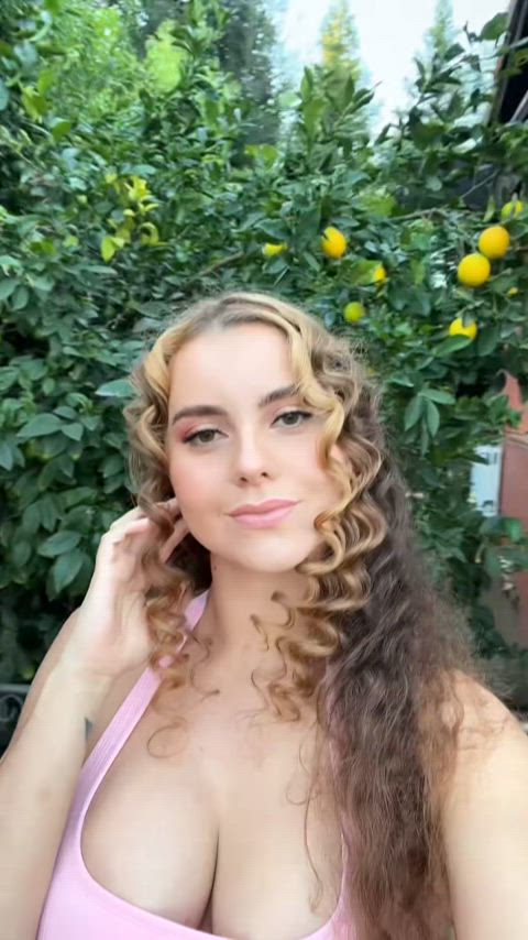 Come pick lemons with Jessie Rogers