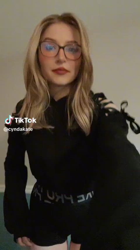 blonde dance glasses non-nude tease tiktok real-girls-on-tiktok tik-tok clip