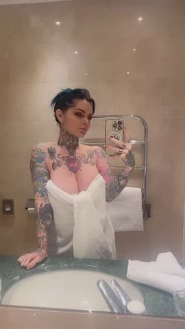 big tits cleavage huge tits italian tattoo tits tongue fetish towel clip