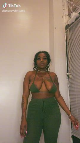 Big Tits Ebony Nipples Nipslip Tits clip