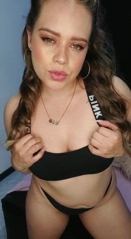 big tits bouncing tits camsoda camgirl curvy latina licking model white girl clip