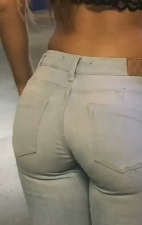 Hot Ass In Tight Jeans