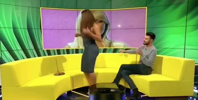 Woman s Dress Rips Open While Attempting To Twerk On Live TV!   New Video
