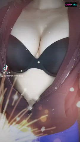 Big Tits Boobs Brazilian Dancing Funny Porn MILF clip