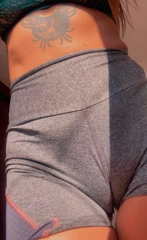 These yoga pants are too tight, can you help me?//