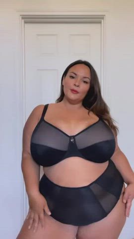 bra busty huge tits clip