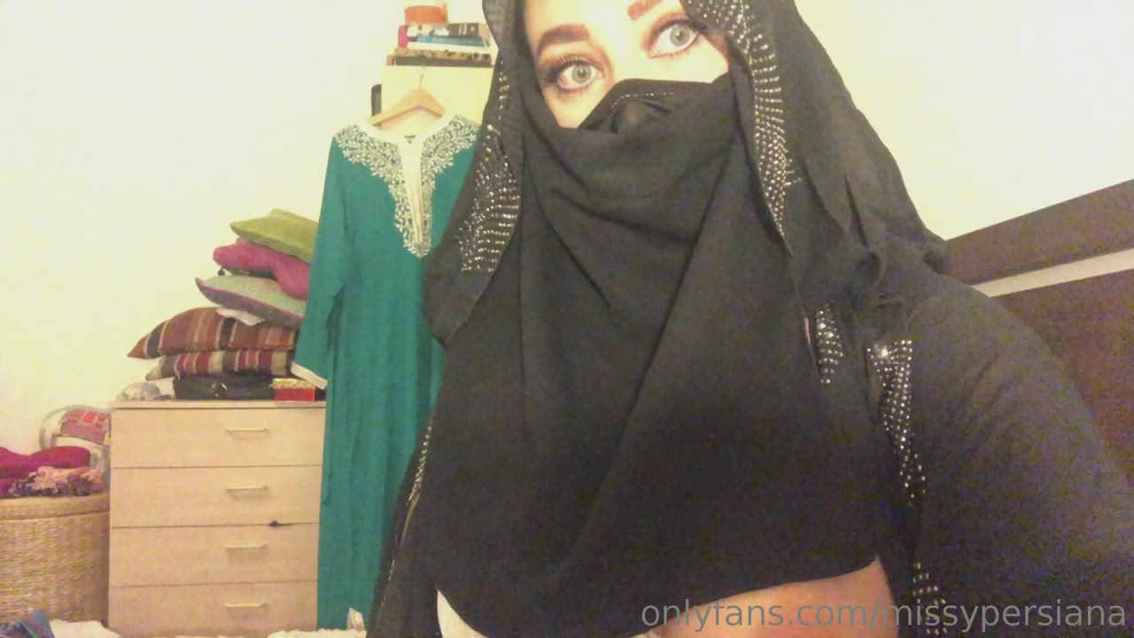 Arab Big Ass Big Tits Camgirl Hijab Muslim clip