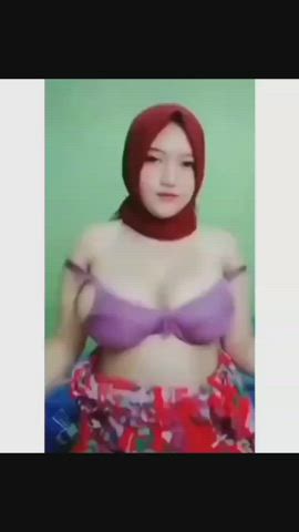 bouncing tits cute hijab indian indonesian malaysian muslim pakistani clip