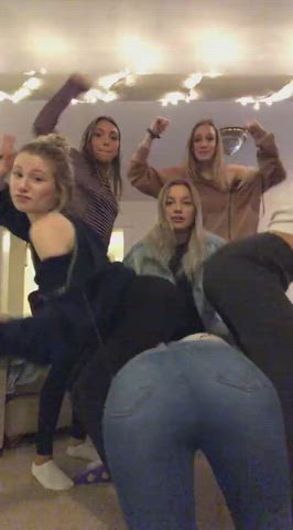 ass dancing group clip