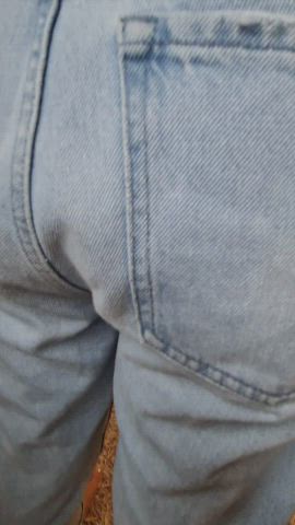 pull down mommy jeans and lick my ass