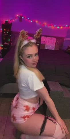 big ass blonde christmas small nipples step-daughter step-sister teen twerking clip