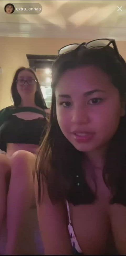 accidental big tits nipslip clip