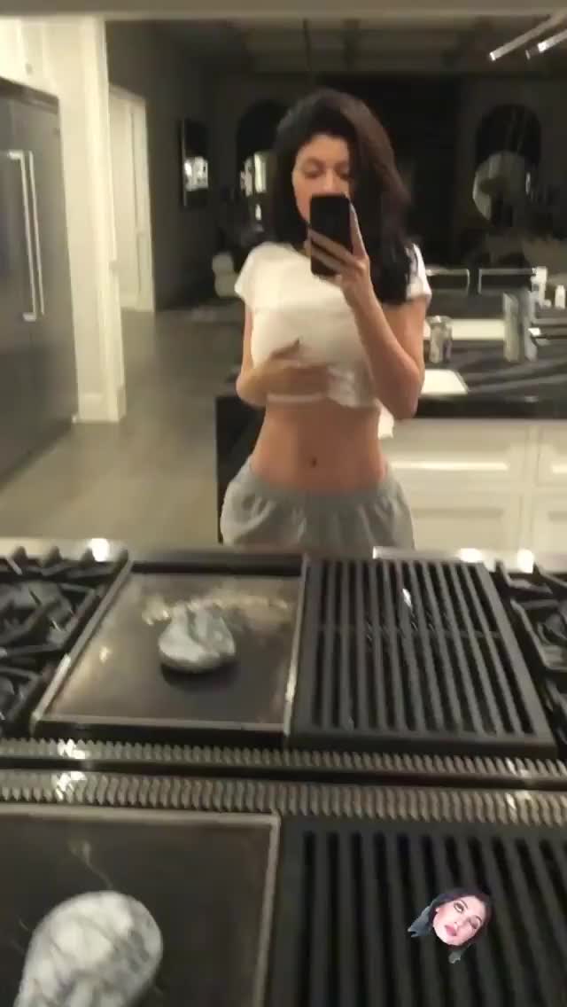 Kylie Jenner - Instagram Story, 03/11/2019
