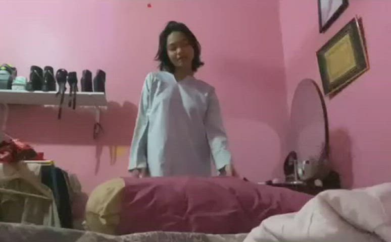 malaysian orgasm pillow humping schoolgirl teen clip