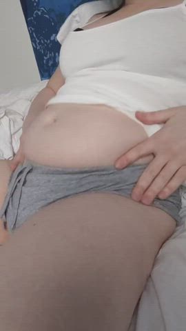 A little treat for everyone following me here, a short belly play clip from a few