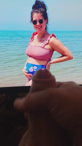 beach hotwife jerk off masturbating pregnant clip