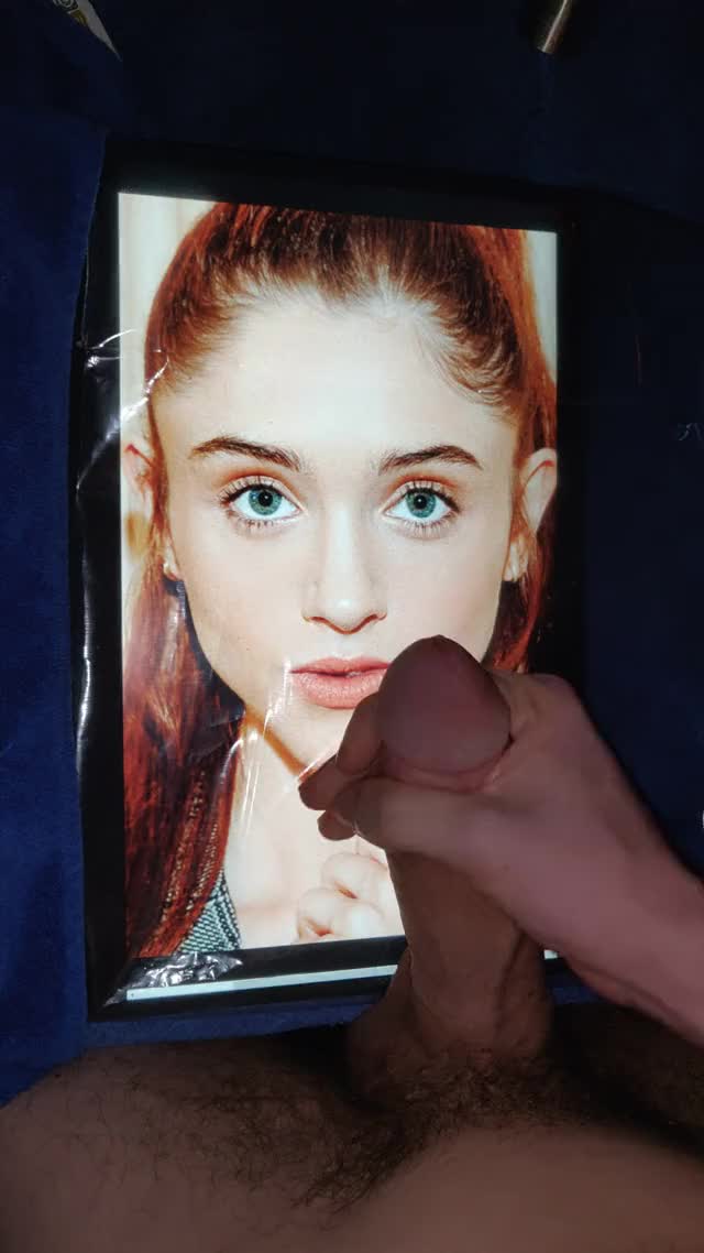 u all voted 4 her so here is my big bud giving Natalia Dyer a very hot cum tribute