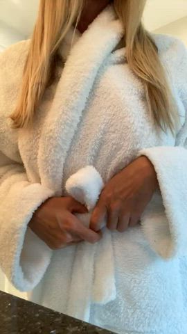 robe undressing white girl clip