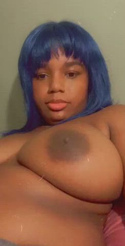 Blue hair and big tits 💙🖤🥵