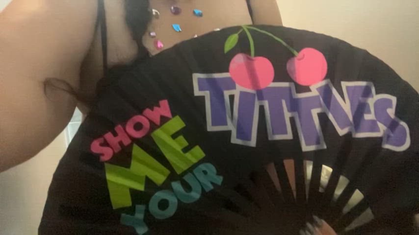 Tits Out At The Rave [36G]