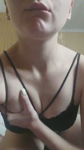 Playing with nipples + full vid in the comments