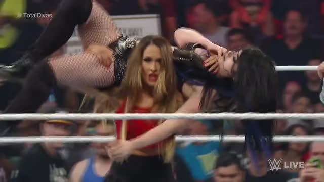 Paige vs. Brie Bella: Raw, July 6, 2015