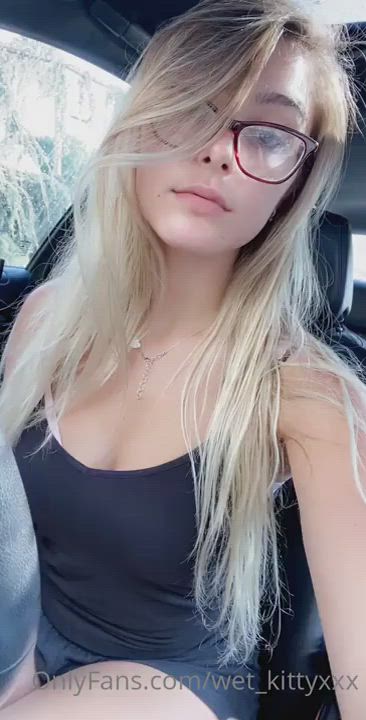 Babe Big Tits Blonde Boobs Flashing Glasses OnlyFans Public clip