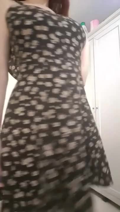 Amateur girl summer dress strip