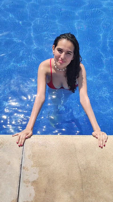Are Latina girls worth taking on pool dates? ❤️️