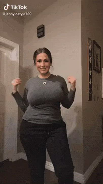 Big Tits Dancing MILF clip