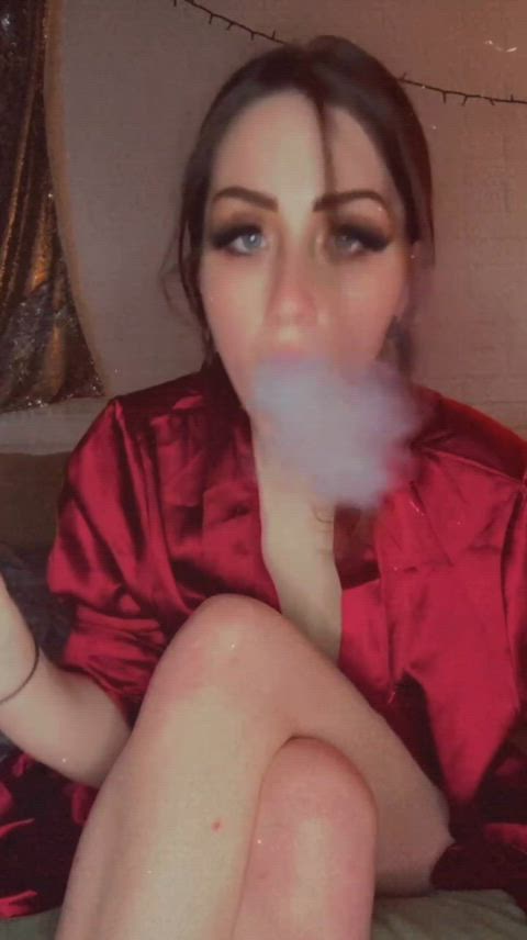 amateur lingerie nsfw party silk smoking striptease tease vaping after party amateur-girls