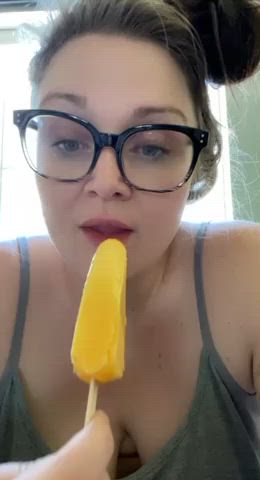 Messy bun and a popsicle.. that can’t be sexy can it?