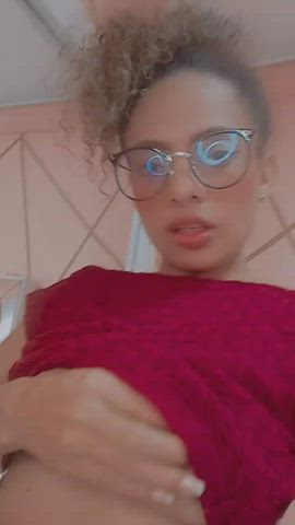 U wanna suck my nipples? Comme here.. Online now - canela_veil