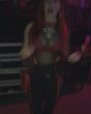 60fps big tits bra celebrity cleavage dancing redhead twerking clip