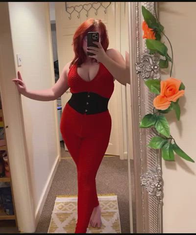 cleavage clothed curvy hotwife milf redhead thick thighs clip