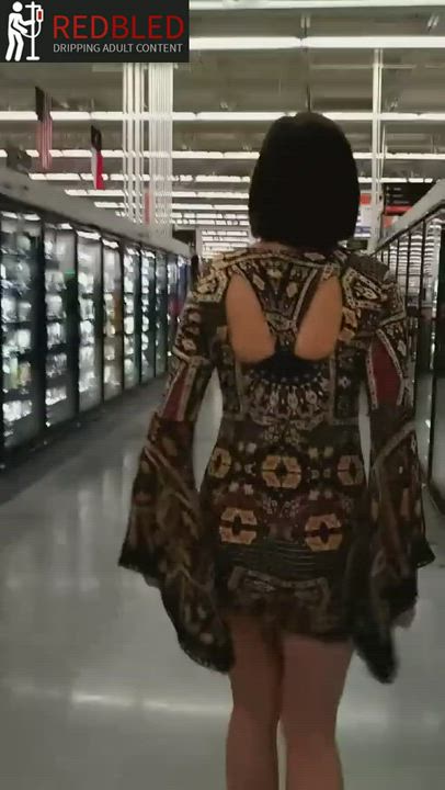 Amateur Flashing Public clip