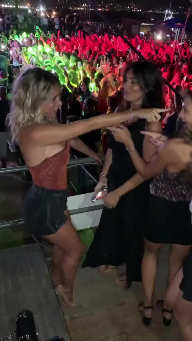 Dancing Party clip