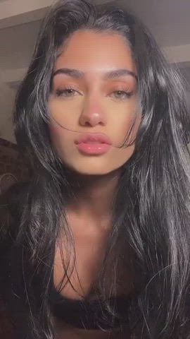 lightskinned lips long hair seduction sexy smile stomach trimmed clip