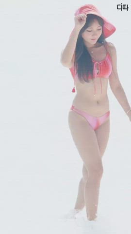 asian ass babe beach cute korean model swimsuit clip