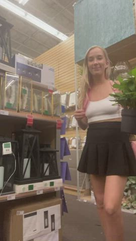 How to make girls happy… Step 1: take them shopping for plants 🪴