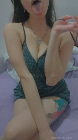 I'm alone in my room jerking off, you want to play with me? tattooed college girl